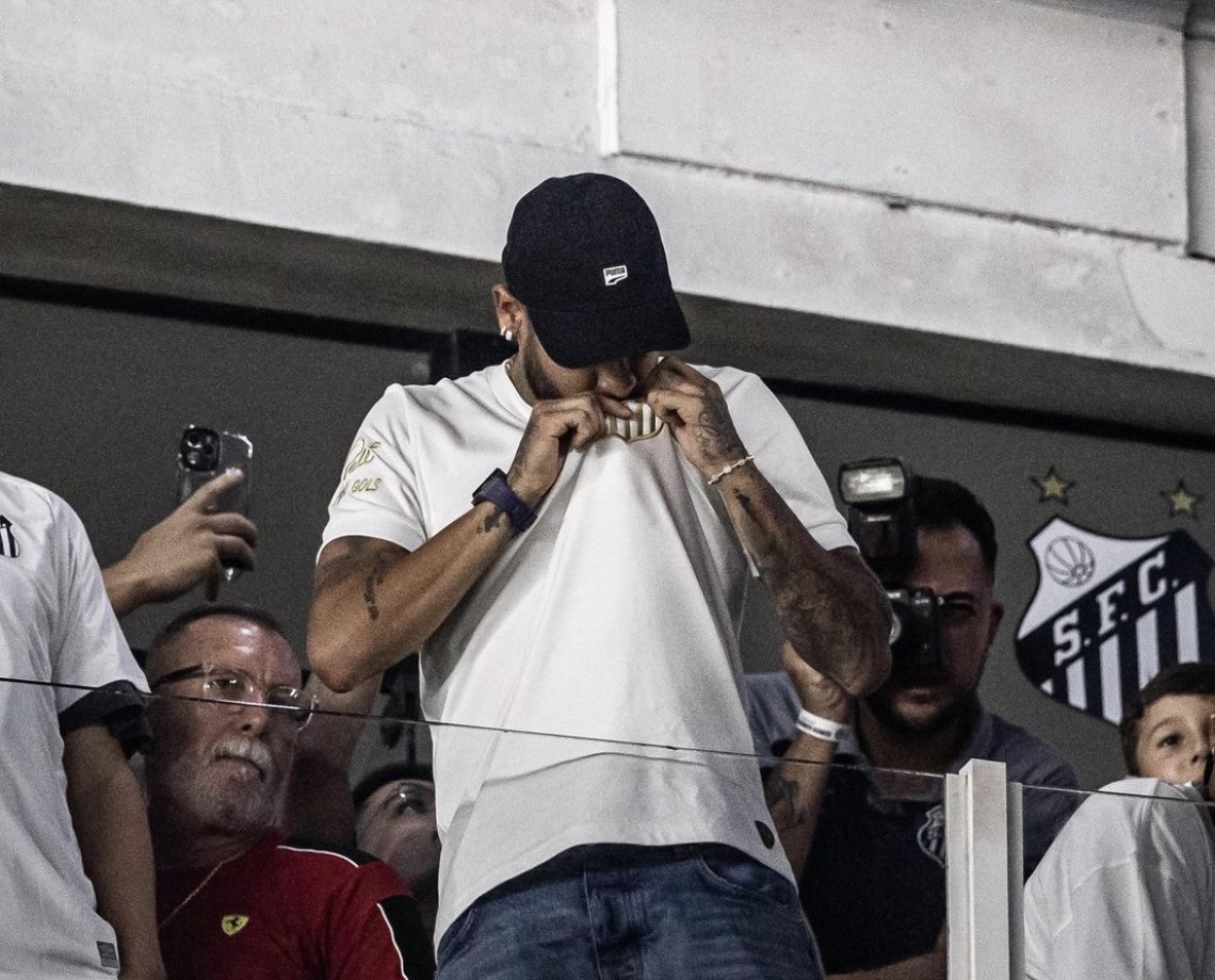 Neymar já tem acordo para retornar ao Santos por empréstimo, afirma blog