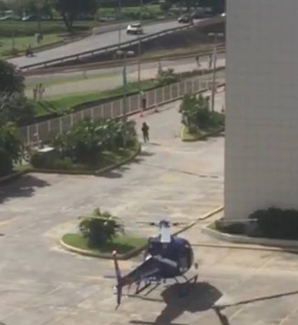 Operação policial faz abordagem em estacionamento de shopping de Salvador