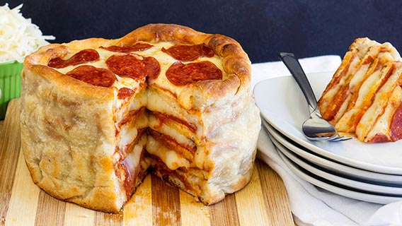 Pizzaria canadense revela receita de bolo de pizza; veja como fazer