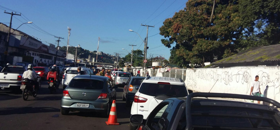 Feriado da Independência: começa a ficar intenso, movimento de embarque de carros no ferry