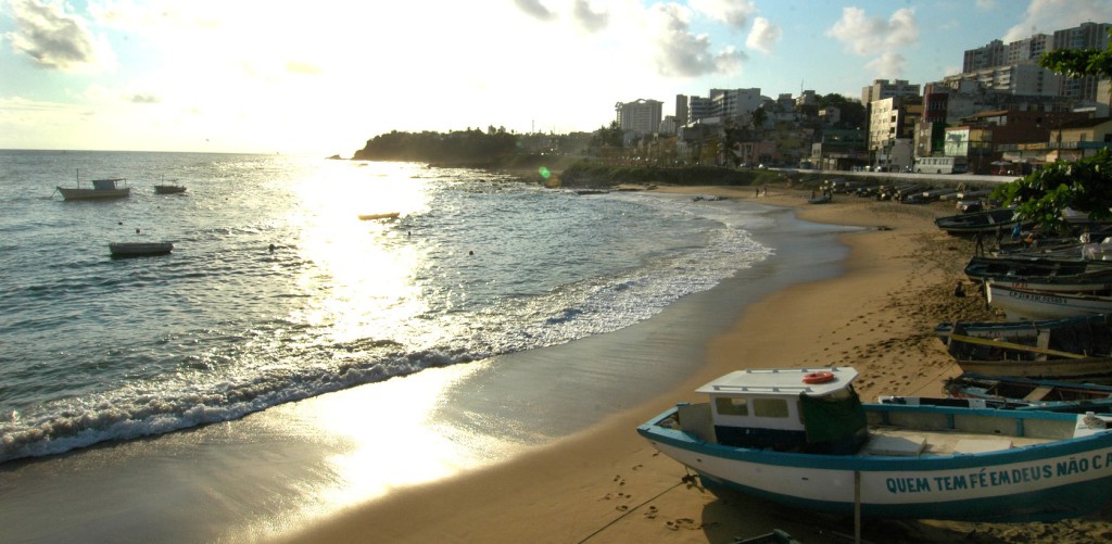 Confira as praias que estão impróprias para banho neste feriado