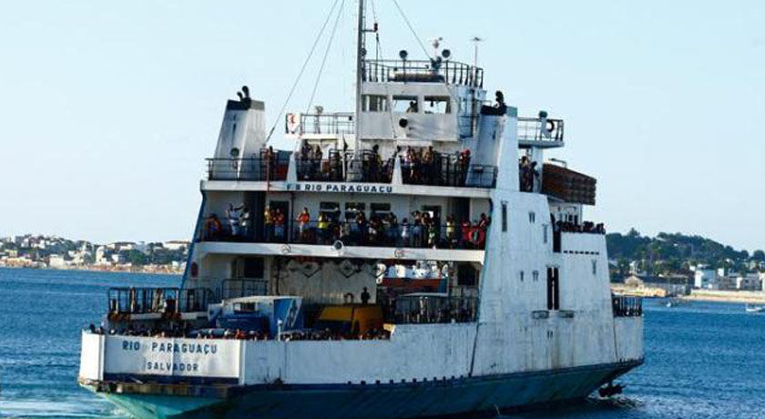 Movimento no sistema ferry-boat segue tranquilo neste domingo