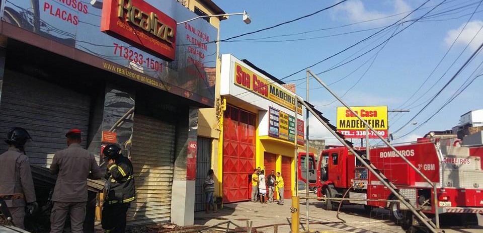 Gráfica é destruída por incêndio na Avenida San Martin