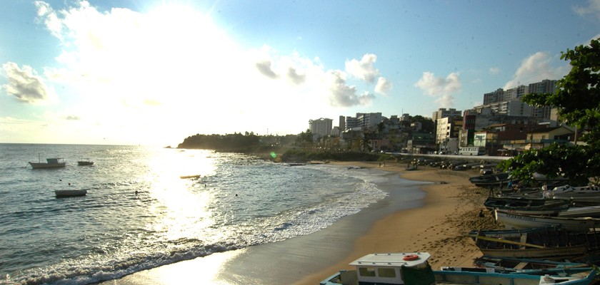 Confira as praias que estão impróprias para banho neste final de semana