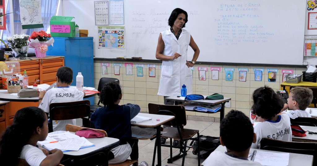 Estados mostram dificuldades para cumprir novo piso salarial dos professores