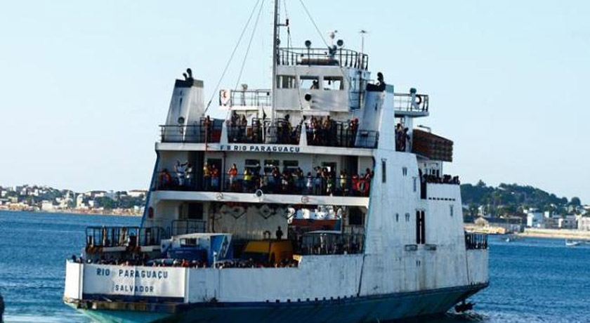 Sistema ferry-boat tem fluxo tranquilo na manhã deste sábado