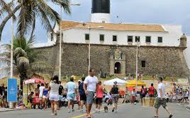 Projeto vai oferecer aula de ritmos baianos no Farol da Barra neste domingo