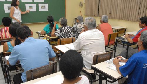 Rede Municipal abre 32 mil vagas para Educação de Jovens e Adultos