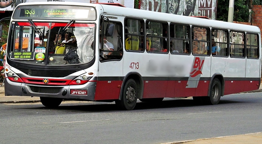 Homem é detido por assediar passageira dentro de ônibus em Salvador