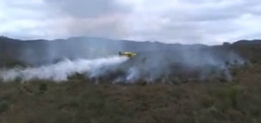 Bombeiros controlam fogo na Chapada Diamantina