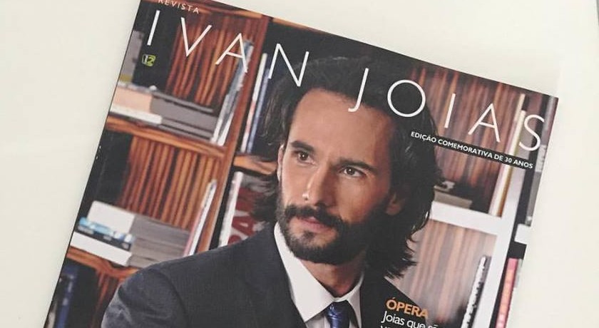 Rodrigo Santoro estampa capa da Revista Ivan Joias que será lançada nesta terça