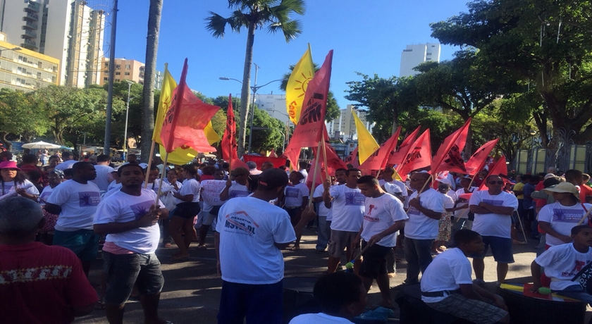 Manifestantes contra impeachment se concentram no Campo Grande