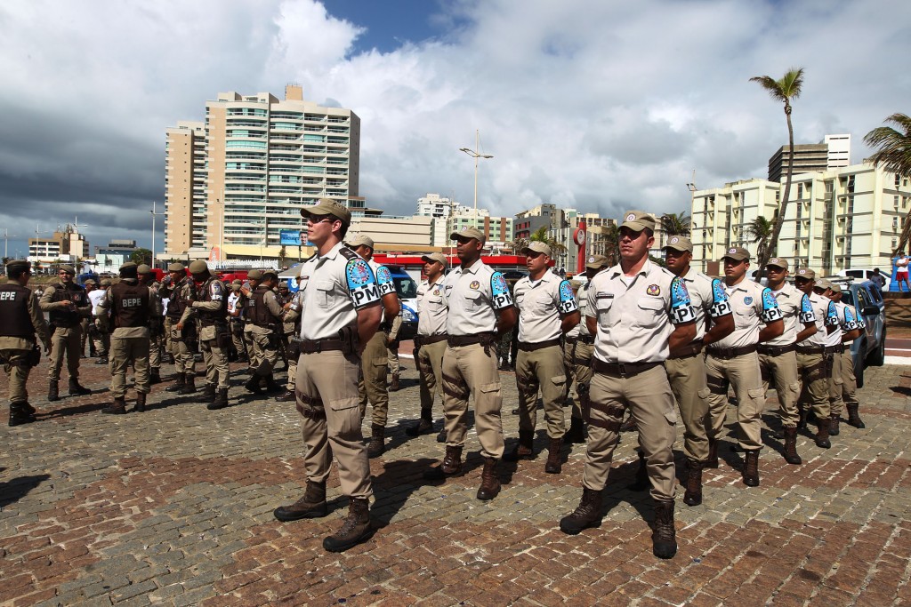 Policiamento é reforçado durante o Natal e Réveillon, em Salvador