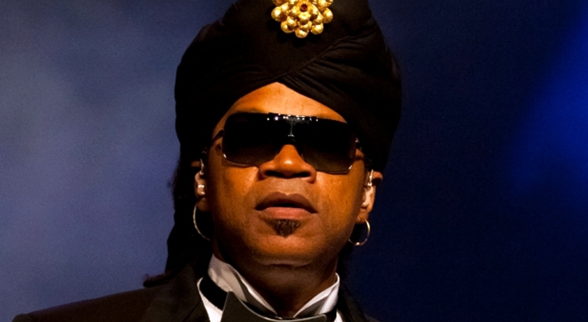 Carlinhos Brown lança música nova nesta sexta