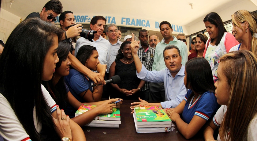 Governador Rui Costa visitou 140 escolas de 82 municípios baianos em 2015