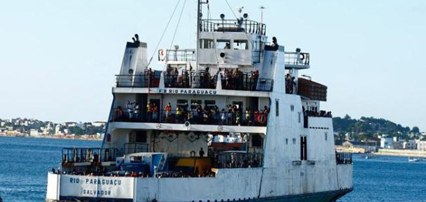 Ferry-boat opera com seis embarcações e tem fluxo intenso neste sábado