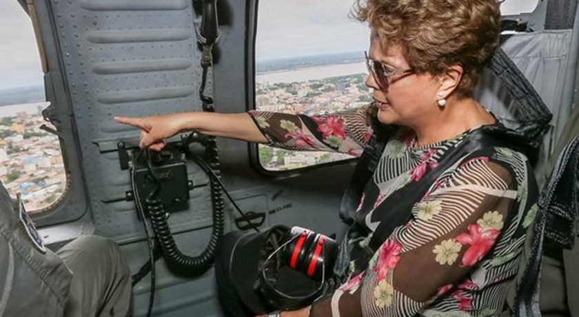 Dilma sobrevoa regiões atingidas por cheias no Rio Grande do Sul