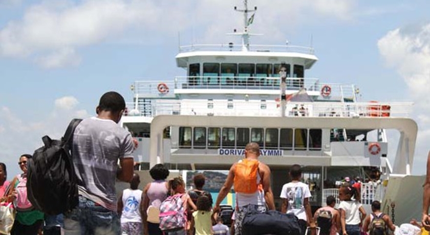 Sistema Ferry Boat ainda tem movimento intenso, mas sem grandes filas