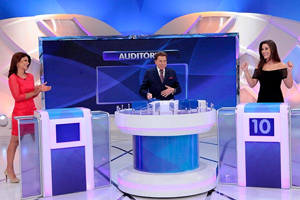 Em programa inédito, Silvio Santos recebe Analice Nicolau e Kallyna Sabino