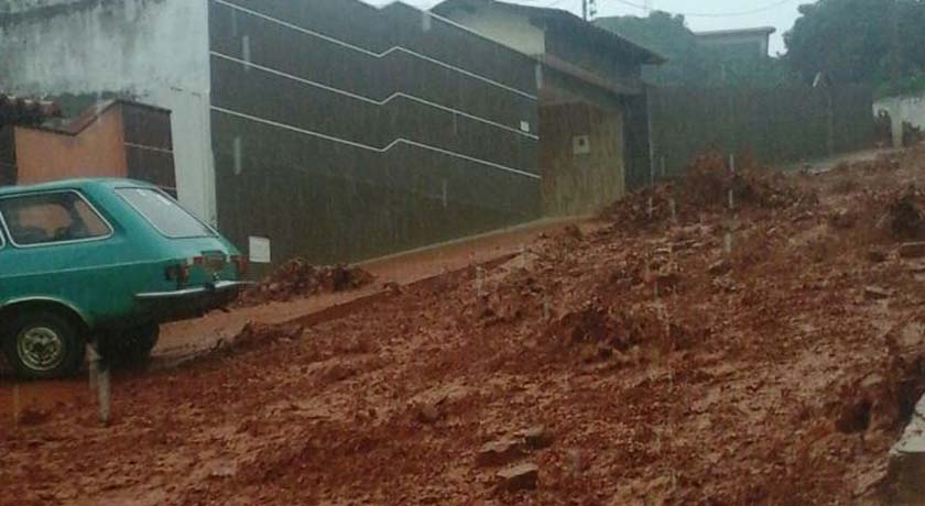 SITUAÇÃO CAÓTICA: Forte chuva provoca estragos em Caetité; Previsão é que o tempo volte a piorar nesta quinta-feira