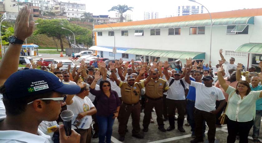 Servidores da Transalvador ameaçam paralisar as atividades às vésperas do Carnaval