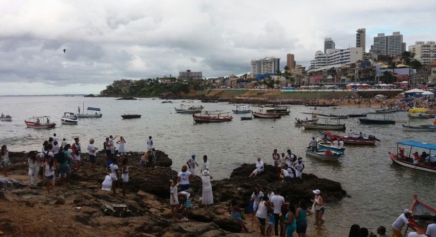 NOVOS TEMPOS: Festa de Yemanjá levanta voz contra Lama da Samarco e aplaude presente ecologicamente sustentável