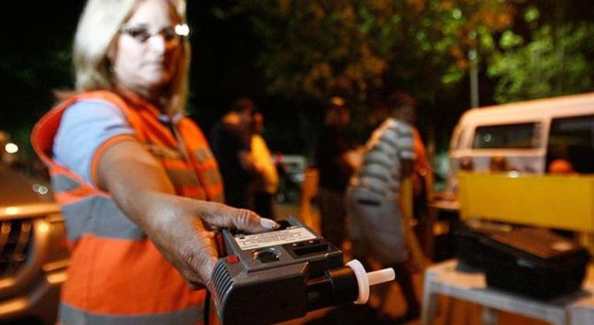 BLITZ: No primeiro dia de blitz de alcoolemia durante o carnaval, 44 carteiras são apreendidas