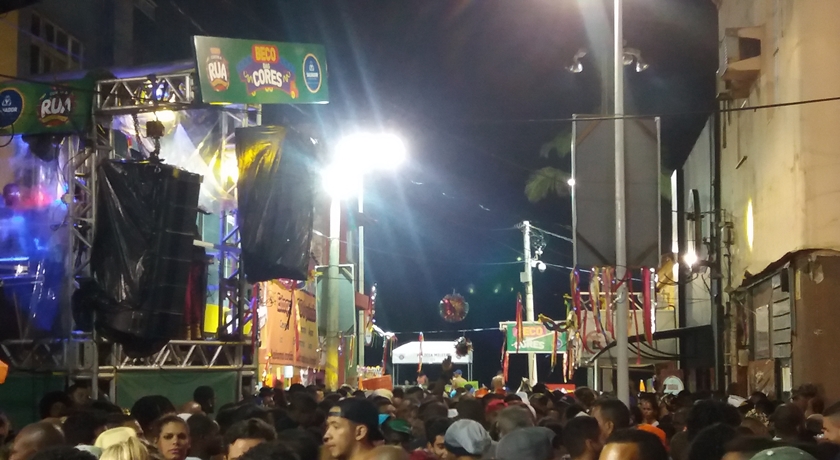 BALADA PRIME: Beco das Cores leva música eletrônica para público LGBT no Carnaval