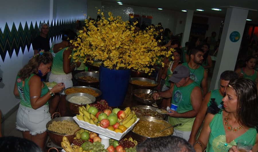 Dos mais acessíveis aos mais caros, camarotes investem em conforto e diversão para foliões no Carnaval