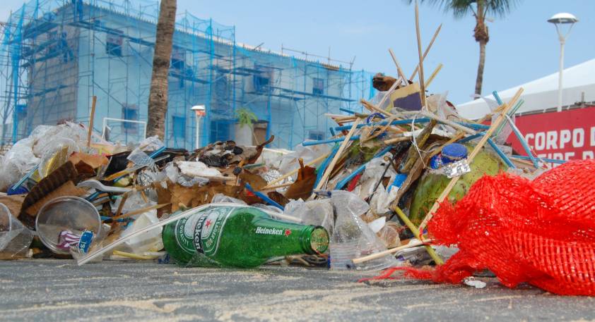 FAXINAÇO: Após a folia, Projeto Fundo Limpo realiza limpeza no Porto da Barra