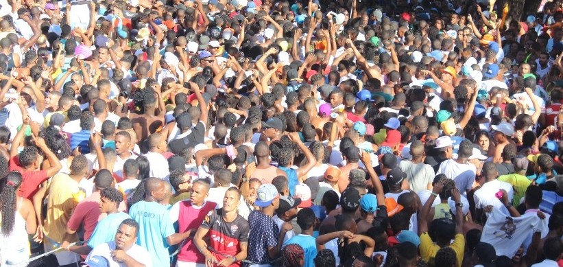 Programa &#8216;Ronda&#8217; flagra cenas lamentáveis de briga durante Carnaval em Salvador