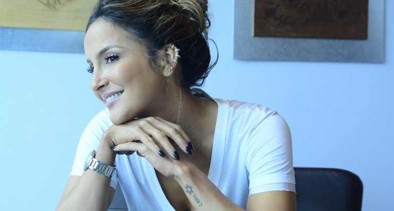 Produtora de Claudia Leitte esclarece polêmica sobre autobiografia da artista