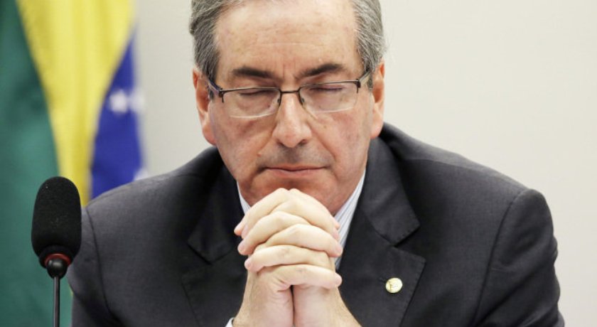 &#8220;Que Deus tenha misericórdia dessa nação&#8221;, diz Eduardo Cunha; Veja também outras curiosidades e memes da votação que já é piada nas redes sociais