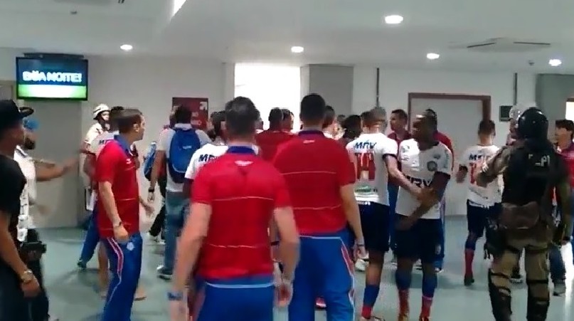 GOLPE DURO: Bahia é eliminado do Nordestão pelo Santa Cruz e clima esquenta entre jogadores e comissões técnicas; Veja vídeo