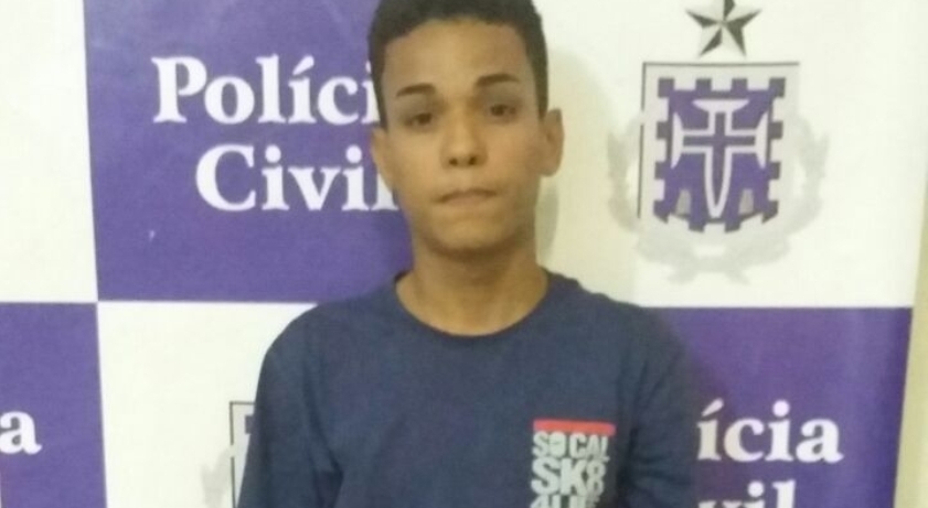 Assaltante é flagrado roubando adolescente na San Martins