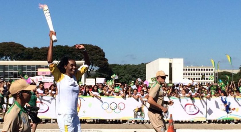 RIO 2016: Chama Olímpica chega ao Brasil e é iniciada o &#8216;tour&#8217; da tocha pelo país