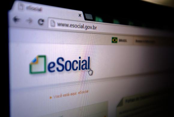 eSocial: Empregador doméstico tem até hoje para pagar Documento de Arrecadação