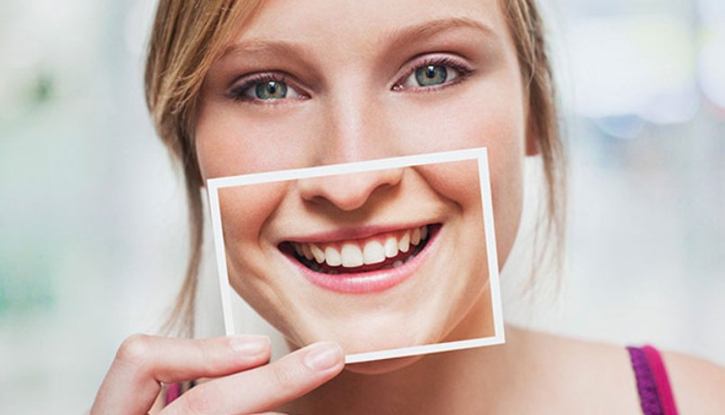 VOCÊ SABIA? Escovar os dentes logo após comer pode estragar seu sorriso; Veja outros cinco hábitos ruins