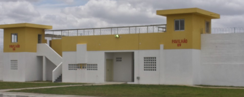 APROVEITARAM A VISITA: Seis presos fogem da unidade penitenciária de Feira de Santana