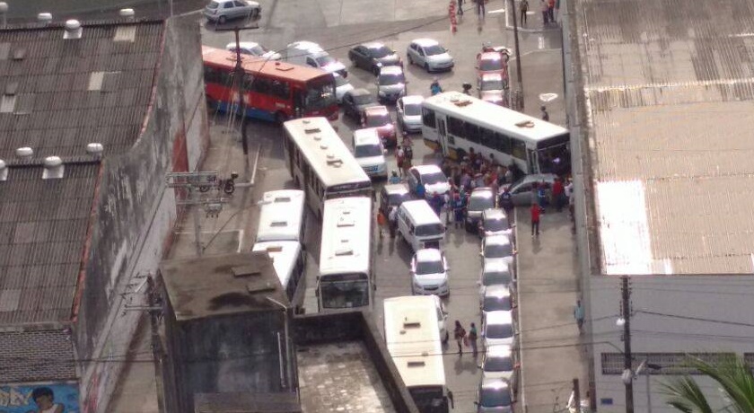 SEM FREIO: Falha mecânica pode ter causado acidente com ônibus que deixou quatro feridos em Salvador