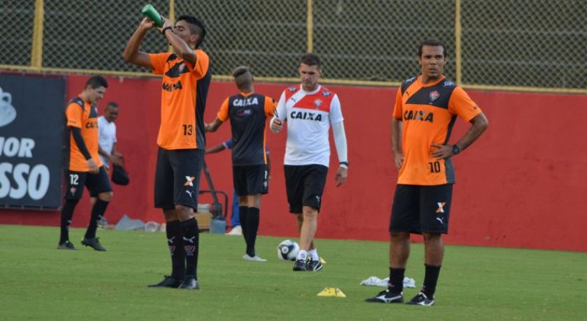 Embalado, Vitória visita o lanterninha América-MG; Duelo será no Independência, às 21h