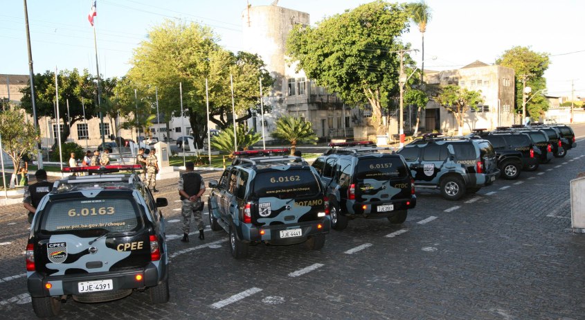 FOGO AMIGO: Policiais femininas são presas após serem flagradas brigando dentro do Batalhão