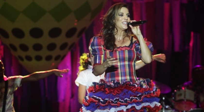 ANIMADA: Em snap chat, Ivete mexe &#8220;popô&#8221;, fala em repertório junino e show especial para o Arraiá do Galinho; Assista