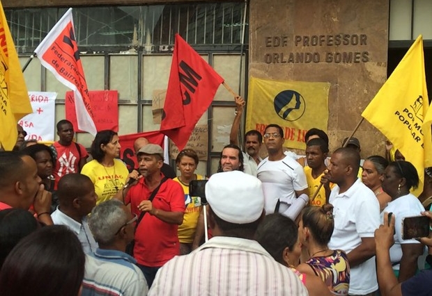 SALVADOR OCUPA TUDO: Por corte do ?Minha Casa, Minha Vida?, movimento ocupa prédio da União em Salvador