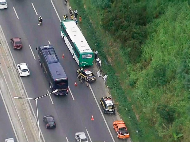 ACIDENTE FATAL: Motociclista morre após batida com ônibus no quilômetro 622 da BR-324