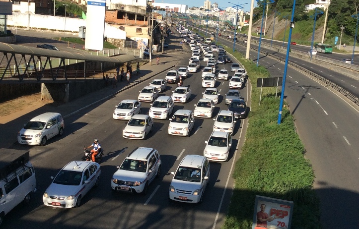 COMBOIO: Taxistas se unem para ir a sepultamento de colega morto; Eles exigem criação de delegacia especializada