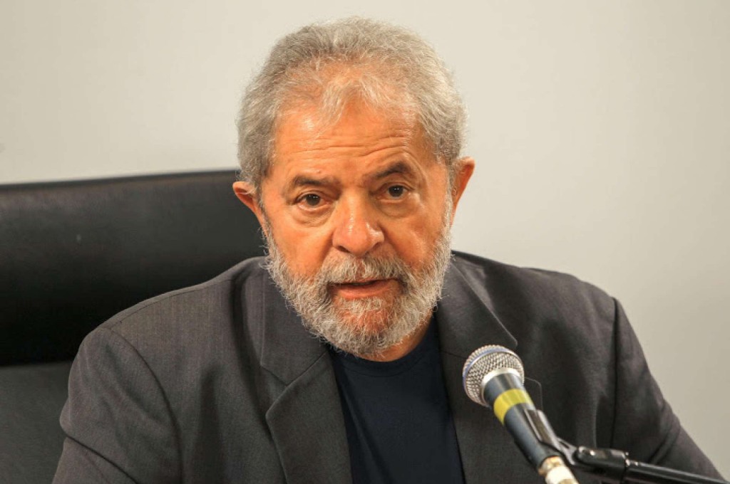 Defesa de Lula recorre ao STF contra decisão que mandou investigação para Moro