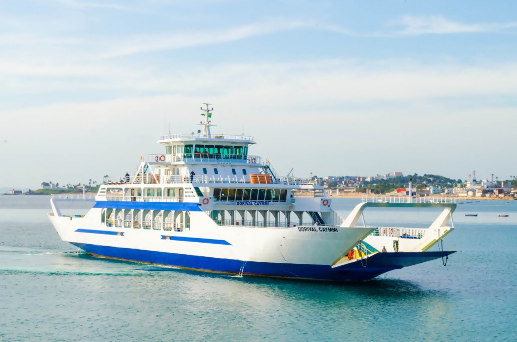 FERRY BOAT: Movimento no sistema de transporte é tranquilo na tarde deste feriado