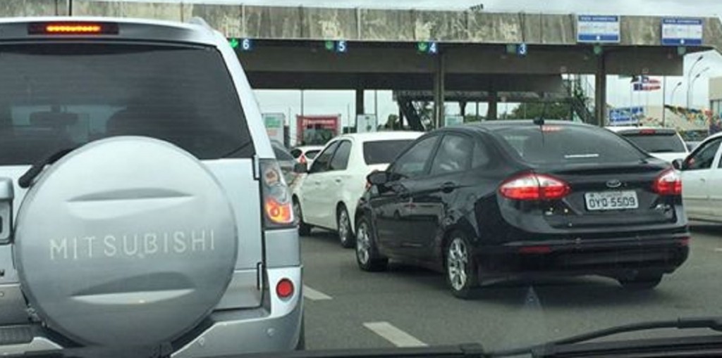 LITORAL NORTE: Retorno do &#8216;feriadão&#8217; tem fluxo intenso de veículos na Linha Verde e Estrada do Coco