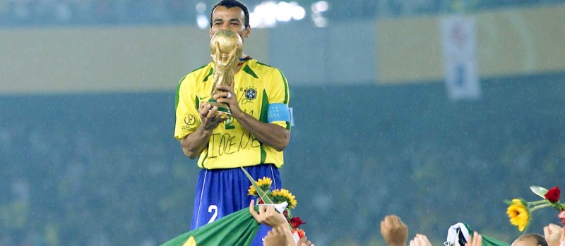 A TAÇA ERA NOSSA: O Brasil completa hoje 14 anos do Penta mundial; Veja o que mudou de 2002 pra cá